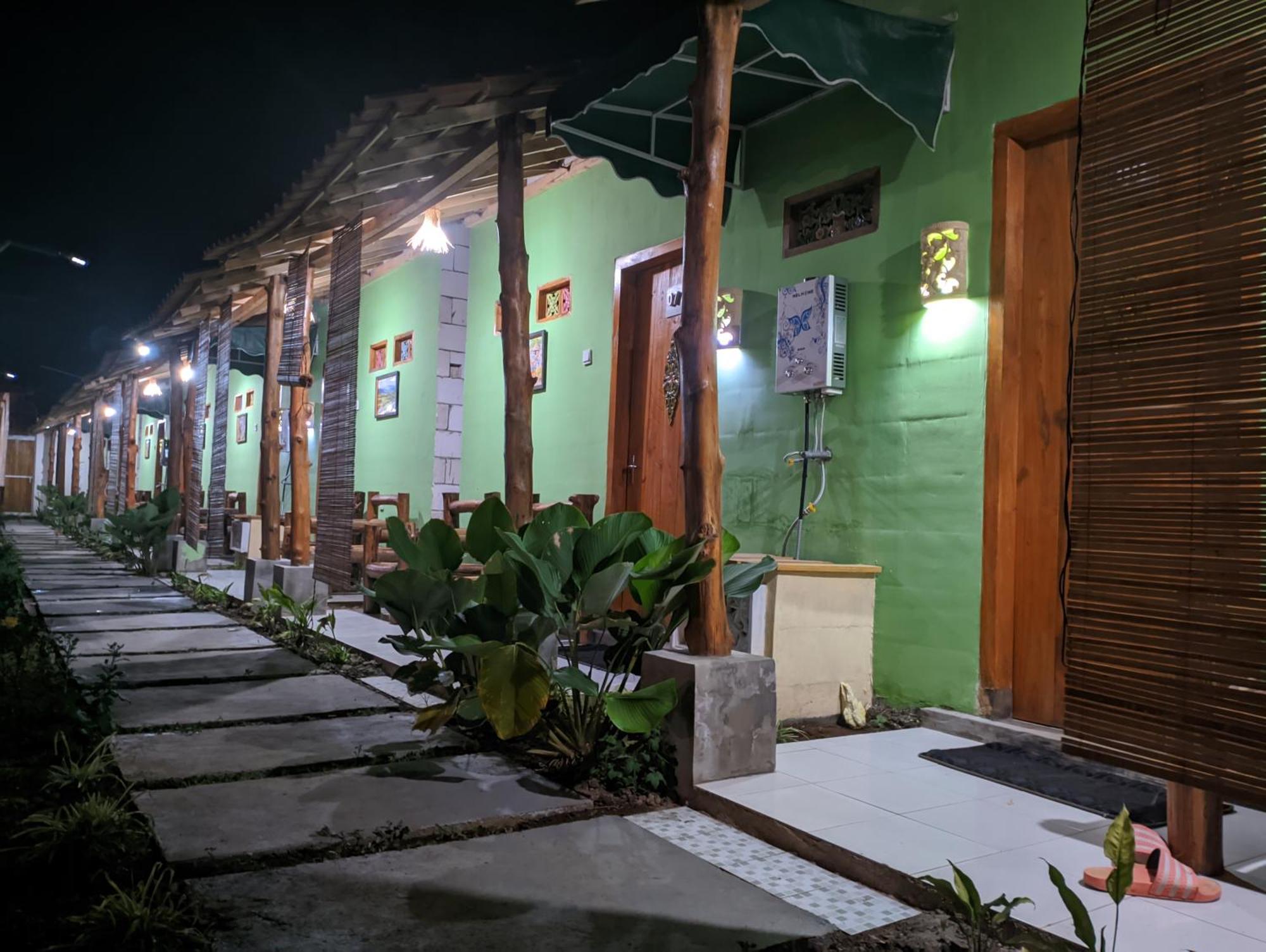 Wooden Kemiren Homestay Banyuwangi Banyuwangi  Extérieur photo