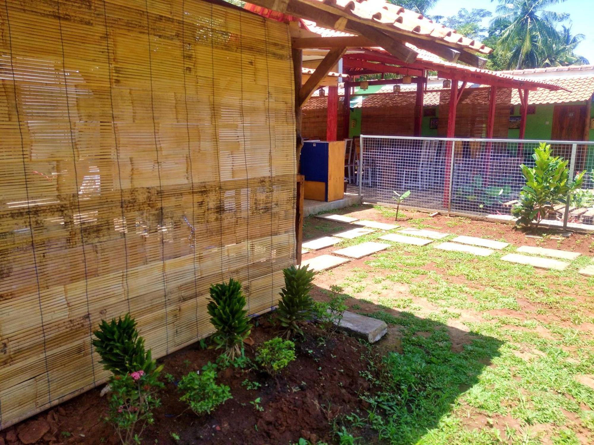 Wooden Kemiren Homestay Banyuwangi Banyuwangi  Extérieur photo